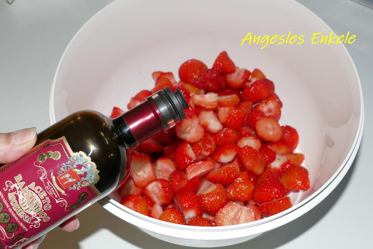 Streuselkuchen mit marinierten Erdbeeren - Rezept - Bild Nr. 14203