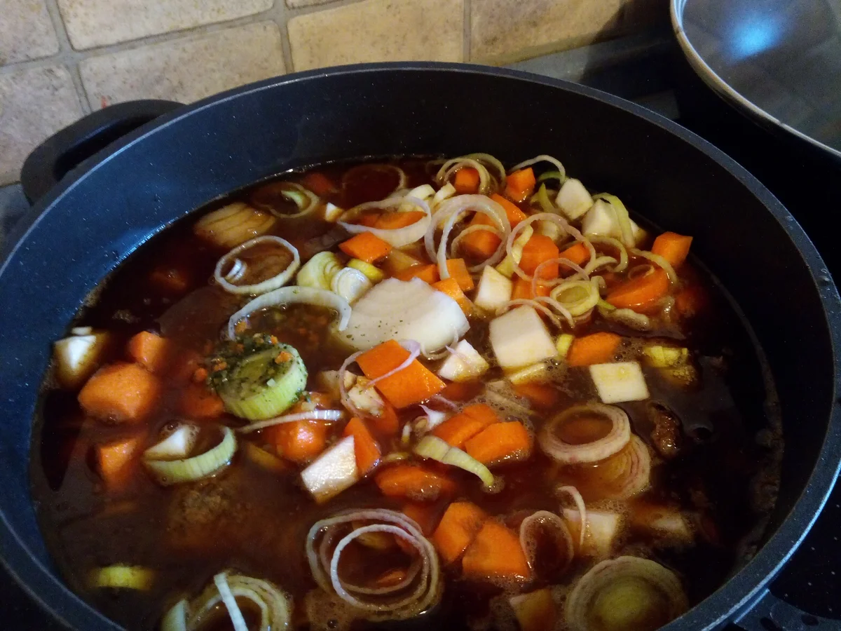 Rezept: Rouladen , weißer Spargel mit Beilagen zur kochbar Challenge Juni 2021 Bild Nr. 14220 Rouladen , weißer Spargel mit Beilagen zur kochbar Challenge Juni 2021 - Rezept - Bild Nr. 14220