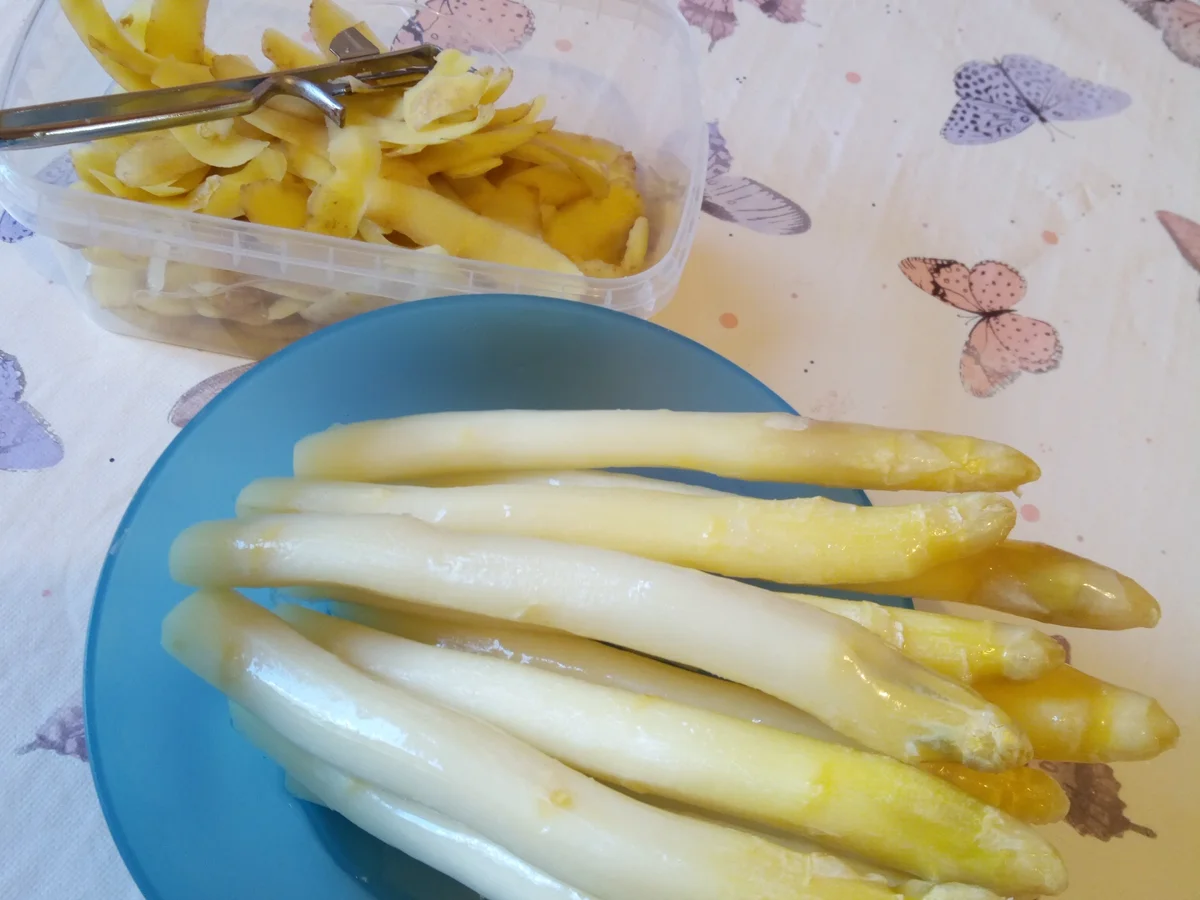 Rezept: Rouladen , weißer Spargel mit Beilagen zur kochbar Challenge Juni 2021 Bild Nr. 14231 Rouladen , weißer Spargel mit Beilagen zur kochbar Challenge Juni 2021 - Rezept - Bild Nr. 14231