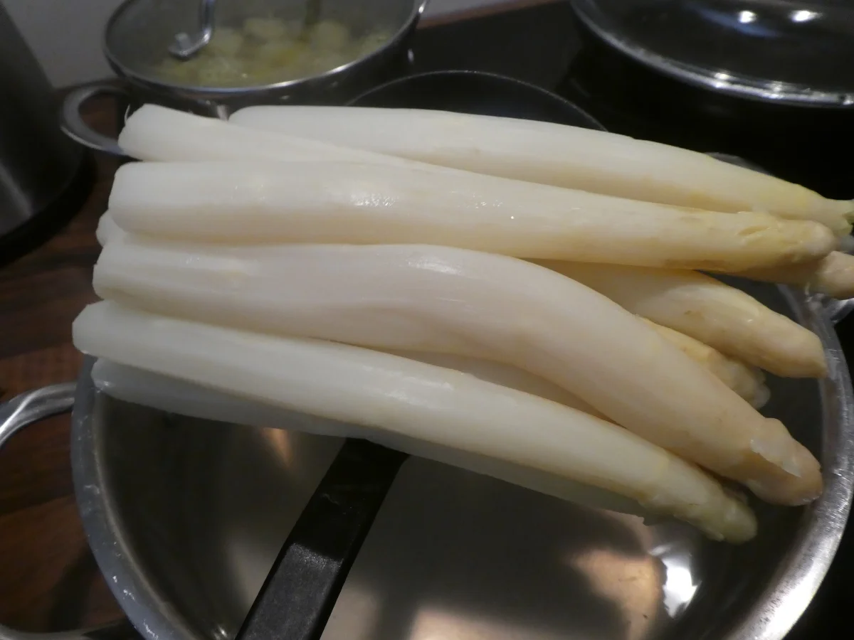 Rezept: Spargel mit Kräutersauce Bild Nr. 14229 Spargel mit Kräutersauce - Rezept - Bild Nr. 14229