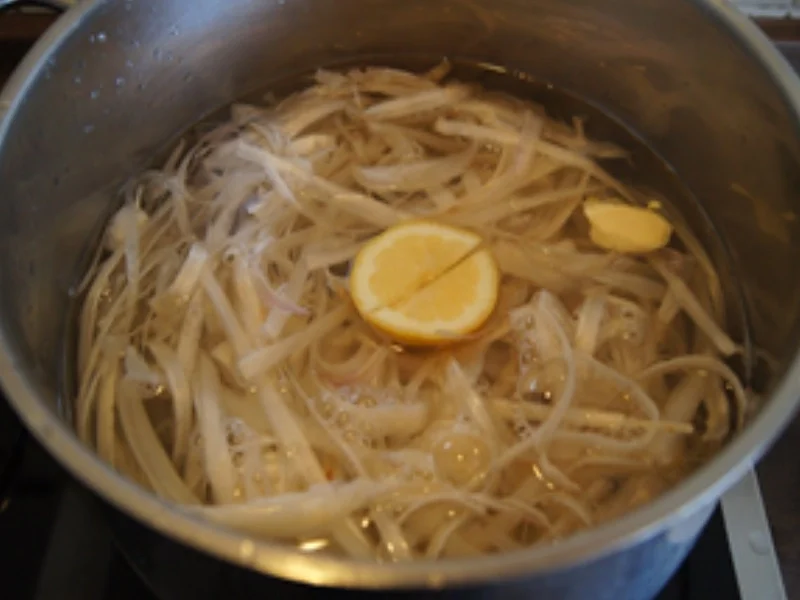 Spargel mit pikanter Sauce, Mini-Knusper-Schnitzel und Kümmel-Drillingen - Rezept - Bild Nr. 14242