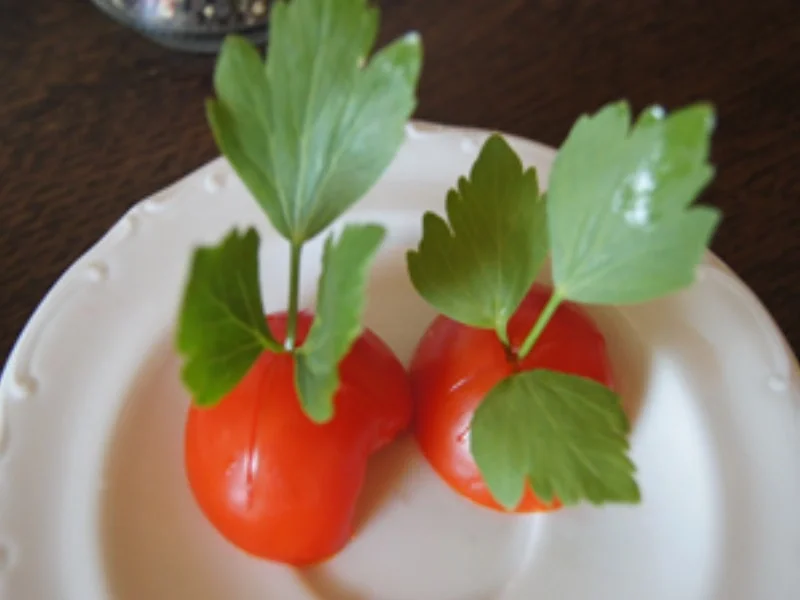 Spargel mit pikanter Sauce, Mini-Knusper-Schnitzel und Kümmel-Drillingen - Rezept - Bild Nr. 14255