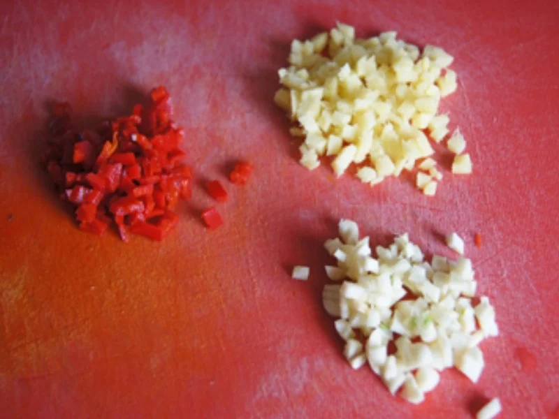 Kalbsbratwurst mit Möhren-Paprika-Rahm-Gemüse aus dem Wok - Rezept - Bild Nr. 10