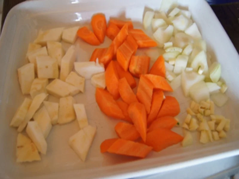 Rezept: Kalbshaxe mit Sauce und Kartoffel-Radieschen-Salat Bild Nr. 4 Kalbshaxe mit Sauce und Kartoffel-Radieschen-Salat - Rezept - Bild Nr. 4