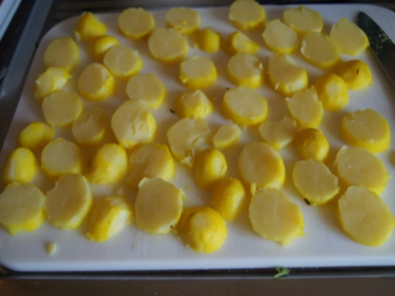 Rezept: Kalbshaxe mit Sauce und Kartoffel-Radieschen-Salat Bild Nr. 14 Kalbshaxe mit Sauce und Kartoffel-Radieschen-Salat - Rezept - Bild Nr. 14