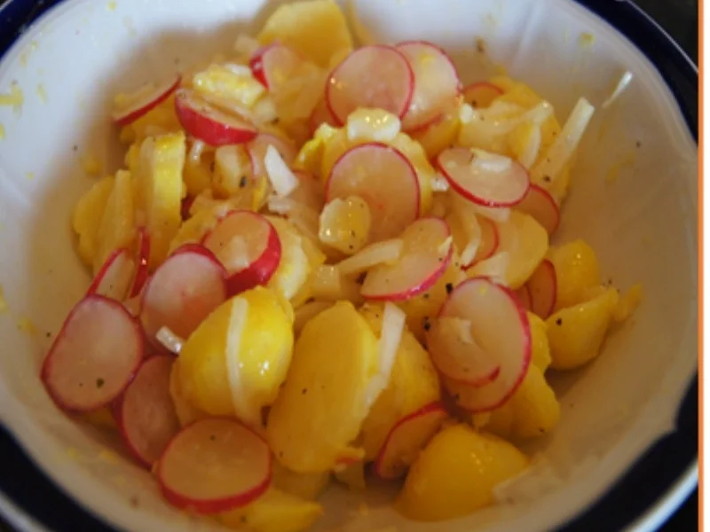 Rezept: Kalbshaxe mit Sauce und Kartoffel-Radieschen-Salat Bild Nr. 18 Kalbshaxe mit Sauce und Kartoffel-Radieschen-Salat - Rezept - Bild Nr. 18