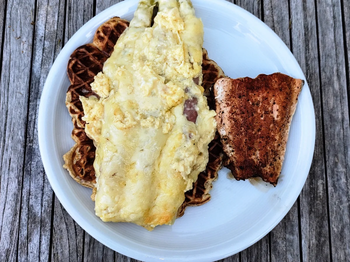 Rezept: Spargelgratineé mit Dinkelsauerteigwaffeln und Lachs Bild Nr. 2 Spargelgratineé mit Dinkelsauerteigwaffeln und Lachs - Rezept - Bild Nr. 2