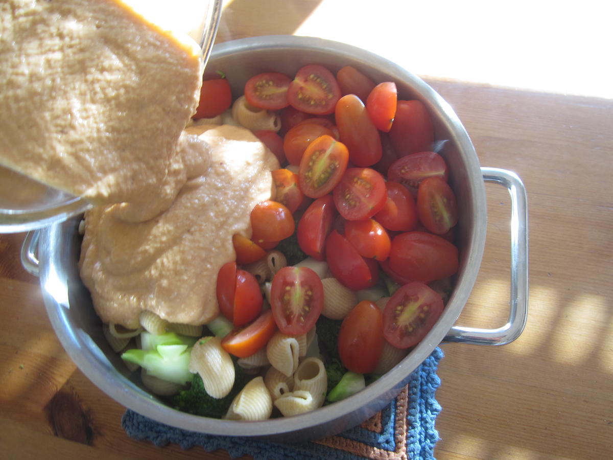 Nudelauflauf mit Hummus und Gemüse - Rezept - Bild Nr. 14252