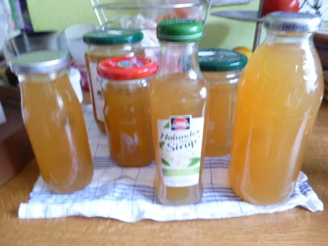 Rezept: Holunderblüten- Sirup Bild Nr. 3 Holunderblüten- Sirup - Rezept - Bild Nr. 3