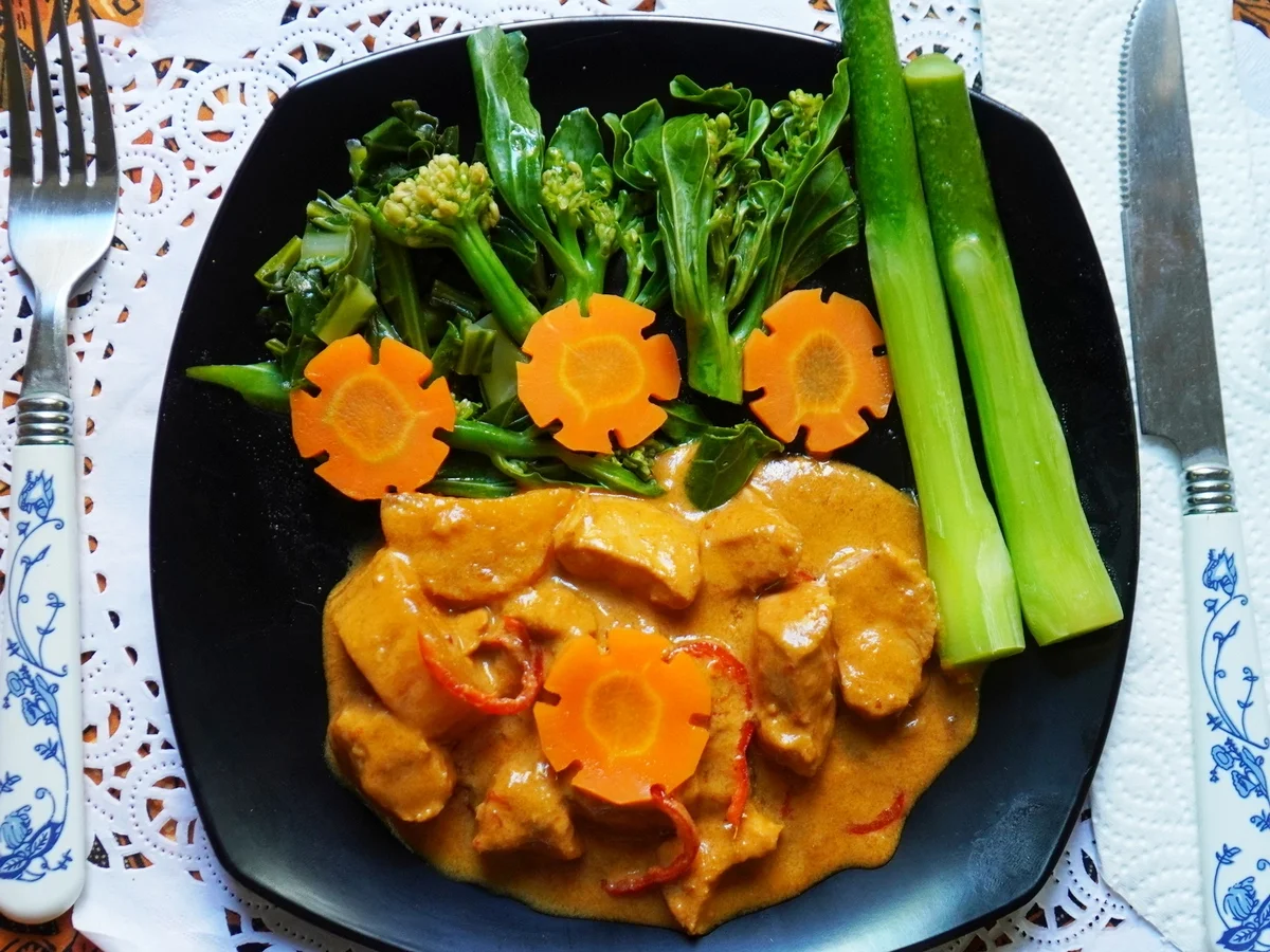 Rezept: Thai-Curry mit Huhn und Süßkartoffeln Bild Nr. 14242 Thai-Curry mit Huhn und Süßkartoffeln - Rezept - Bild Nr. 14242