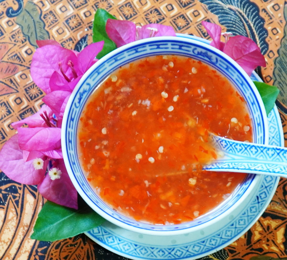Thailändische, rote Süß-Sauer-Scharfe Sauce -Naam Jim Priau Wan - Rezept - Bild Nr. 14242