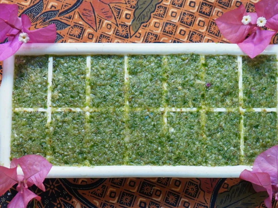 Thailändische Grüne Currypaste -Krüang Gänng Kiau Wan - Rezept - Bild Nr. 14243