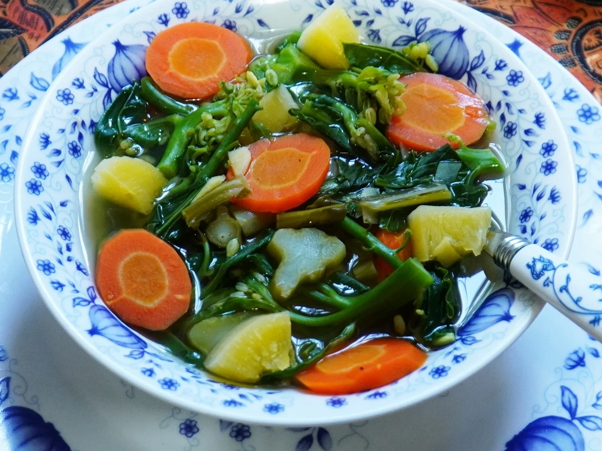 Klare, chinesische Kailanblütensuppe - Rezept - Bild Nr. 2