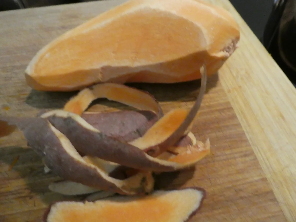 Rezept: Hokkaido-Suppe mit gebratenem Spargel Bild Nr. 4 Hokkaido-Suppe mit gebratenem Spargel - Rezept - Bild Nr. 4