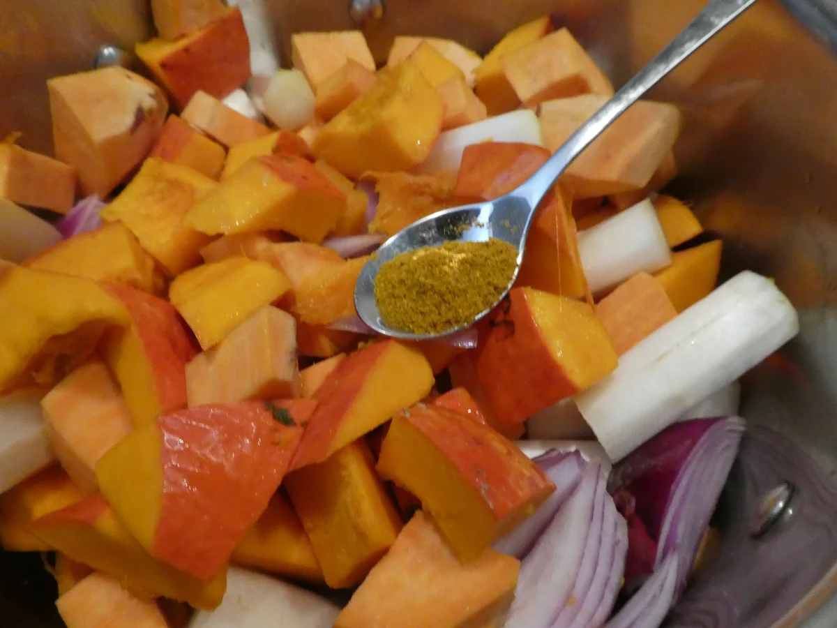 Rezept: Hokkaido-Suppe mit gebratenem Spargel Bild Nr. 6 Hokkaido-Suppe mit gebratenem Spargel - Rezept - Bild Nr. 6