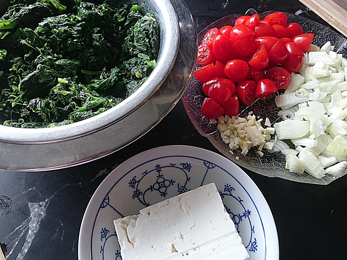 Rezept: Omelett mit Spinat-Tomaten-Feta-Füllung Bild Nr. 14255 Omelett mit Spinat-Tomaten-Feta-Füllung - Rezept - Bild Nr. 14255