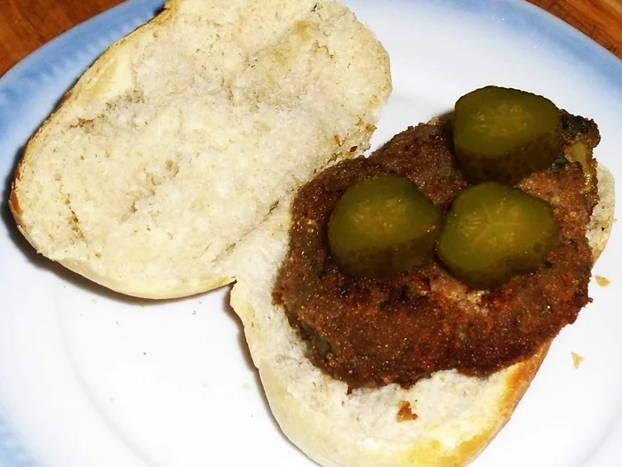 Rezept: Curryboulette im Brötchen Bild Nr. 4 Curryboulette im Brötchen - Rezept - Bild Nr. 4