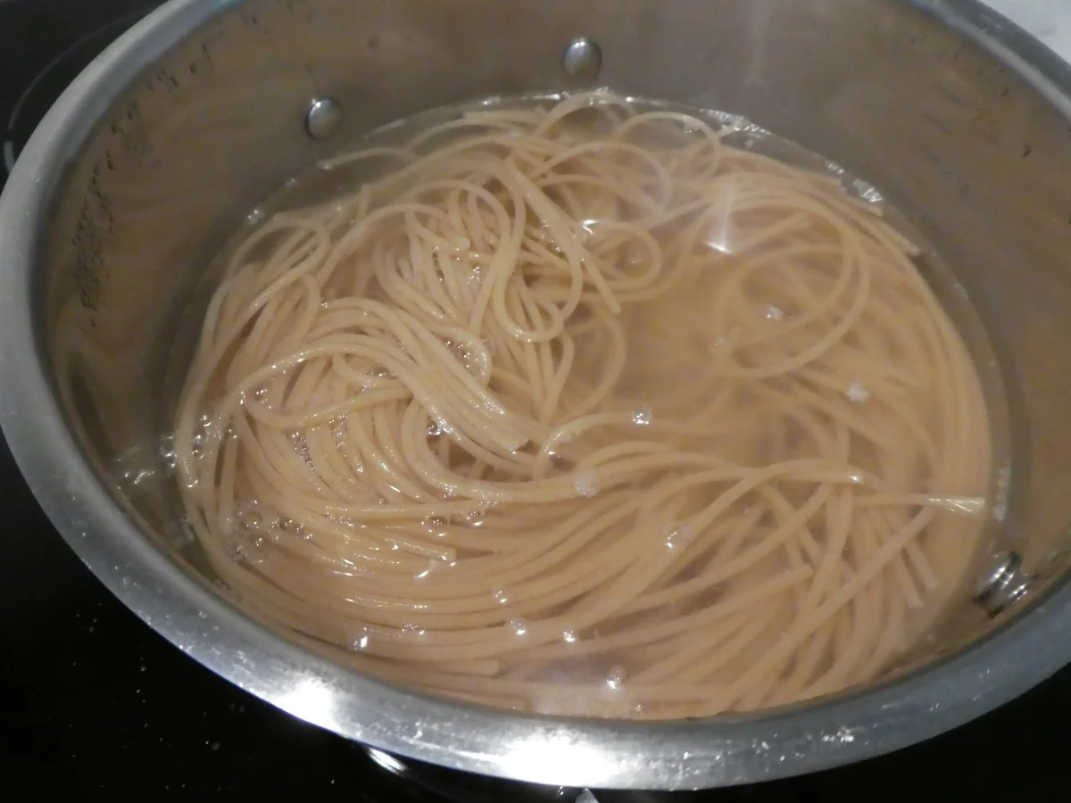 Rezept: Kürbis-Hackbällchen mit Tomaten-Kürbis-Pasta Bild Nr. 14268 Kürbis-Hackbällchen mit Tomaten-Kürbis-Pasta - Rezept - Bild Nr. 14268