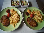Nackensteak mit Pommes Frites und gemischten Salat mit Wachteleiern - Rezept - Bild Nr. 2