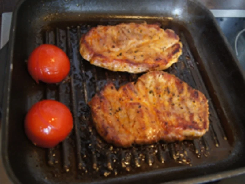 Rezept: Nackensteak mit Pommes Frites und gemischten Salat mit Wachteleiern Bild Nr. 5 Nackensteak mit Pommes Frites und gemischten Salat mit Wachteleiern - Rezept - Bild Nr. 5