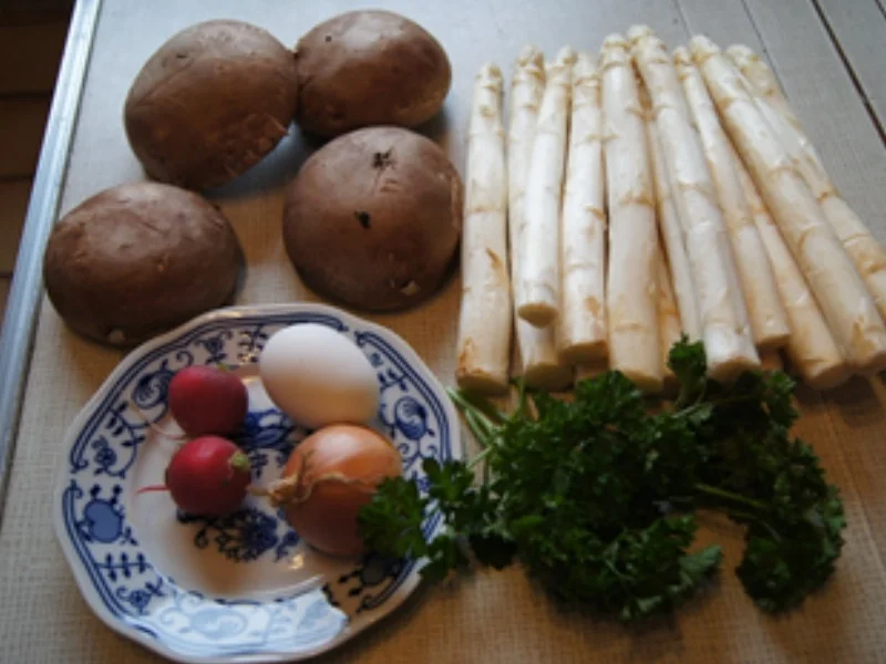 Rezept: Falsche Kalbsschnitzel mit Spargel und pikanter Sauce Bild Nr. 3 Falsche Kalbsschnitzel mit Spargel und pikanter Sauce - Rezept - Bild Nr. 3