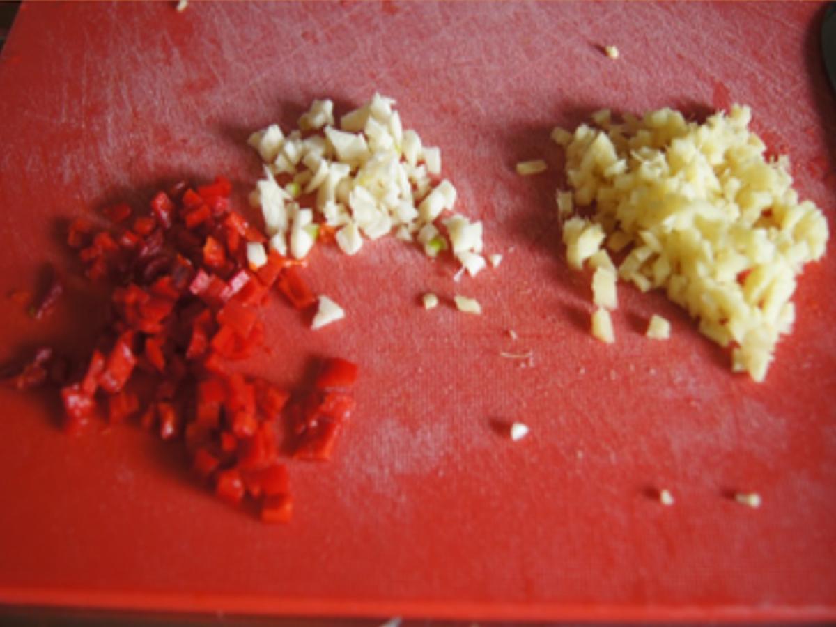 Bratwurstschnecke mit Möhrenblüten-Kohlrabi-Gemüse - Rezept - Bild Nr. 7