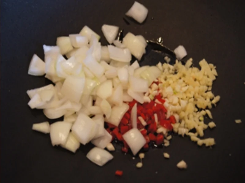 Bratwurstschnecke mit Möhrenblüten-Kohlrabi-Gemüse - Rezept - Bild Nr. 8