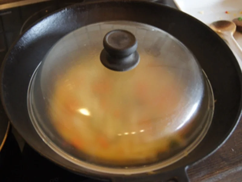 Bratwurstschnecke mit Möhrenblüten-Kohlrabi-Gemüse - Rezept - Bild Nr. 11