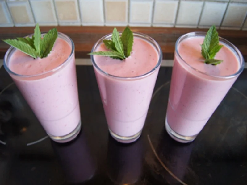 Erdbeershake mit Milch und griechischen Joghurt - Rezept - Bild Nr. 2