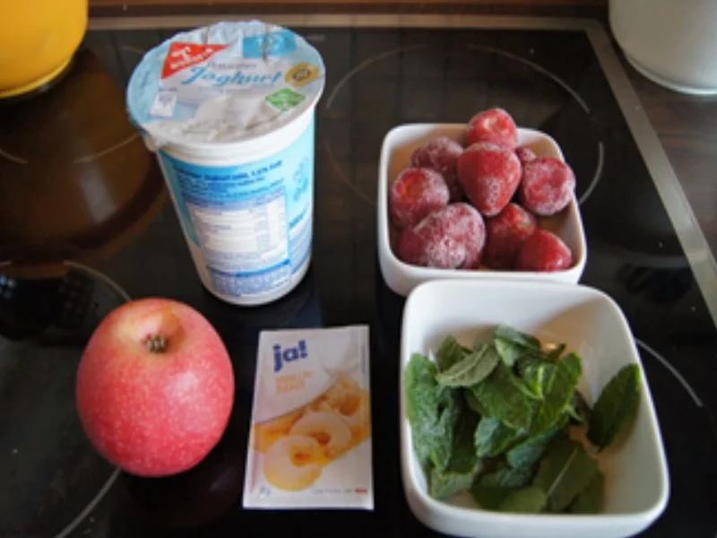 Rezept: Erdbeer-Apfel-Joghurt Bild Nr. 14290 Erdbeer-Apfel-Joghurt - Rezept - Bild Nr. 14290