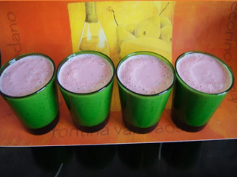 Rezept: Erdbeer-Apfel-Joghurt Bild Nr. 14293 Erdbeer-Apfel-Joghurt - Rezept - Bild Nr. 14293