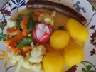 Kalbsbratwurst mit Wok-Gemüse und Drillingen - Rezept - Bild Nr. 14305