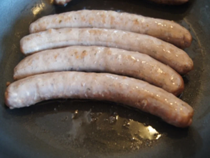 Kalbsbratwurst mit Wok-Gemüse und Drillingen - Rezept - Bild Nr. 14308