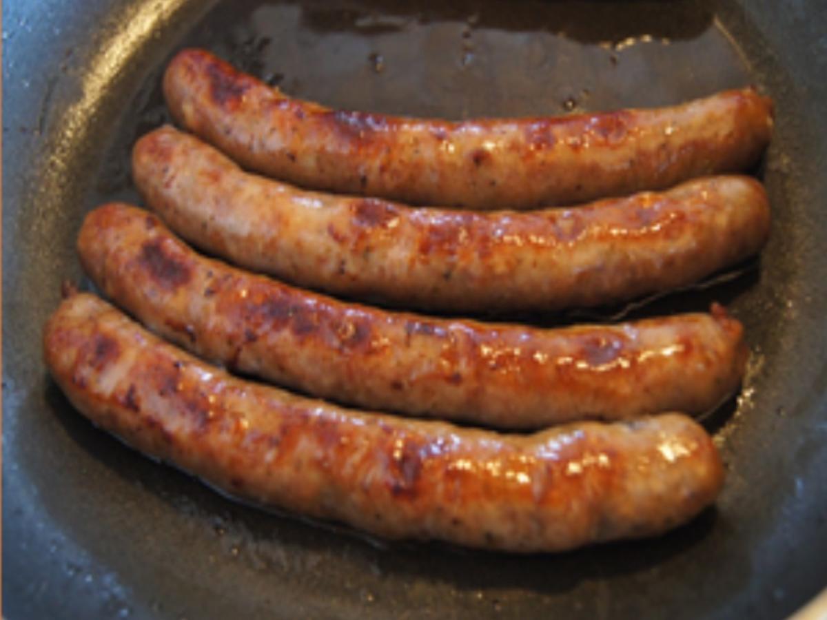 Kalbsbratwurst mit Wok-Gemüse und Drillingen - Rezept - Bild Nr. 14309