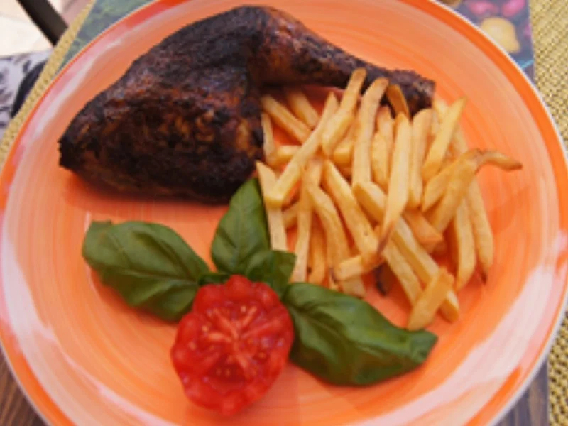 Knusprige, würzige Hähnchenkeule mit Pommes Frites - Rezept - Bild Nr. 14312