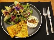 Warmer Ziegenkäse ‘‘Vive la France‘‘ auf duftigem Allerlei mit Flatbread - Rezept - Bild Nr. 14307