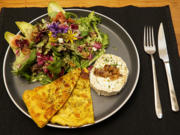 Warmer Ziegenkäse ‘‘Vive la France‘‘ auf duftigem Allerlei mit Flatbread - Rezept - Bild Nr. 14307