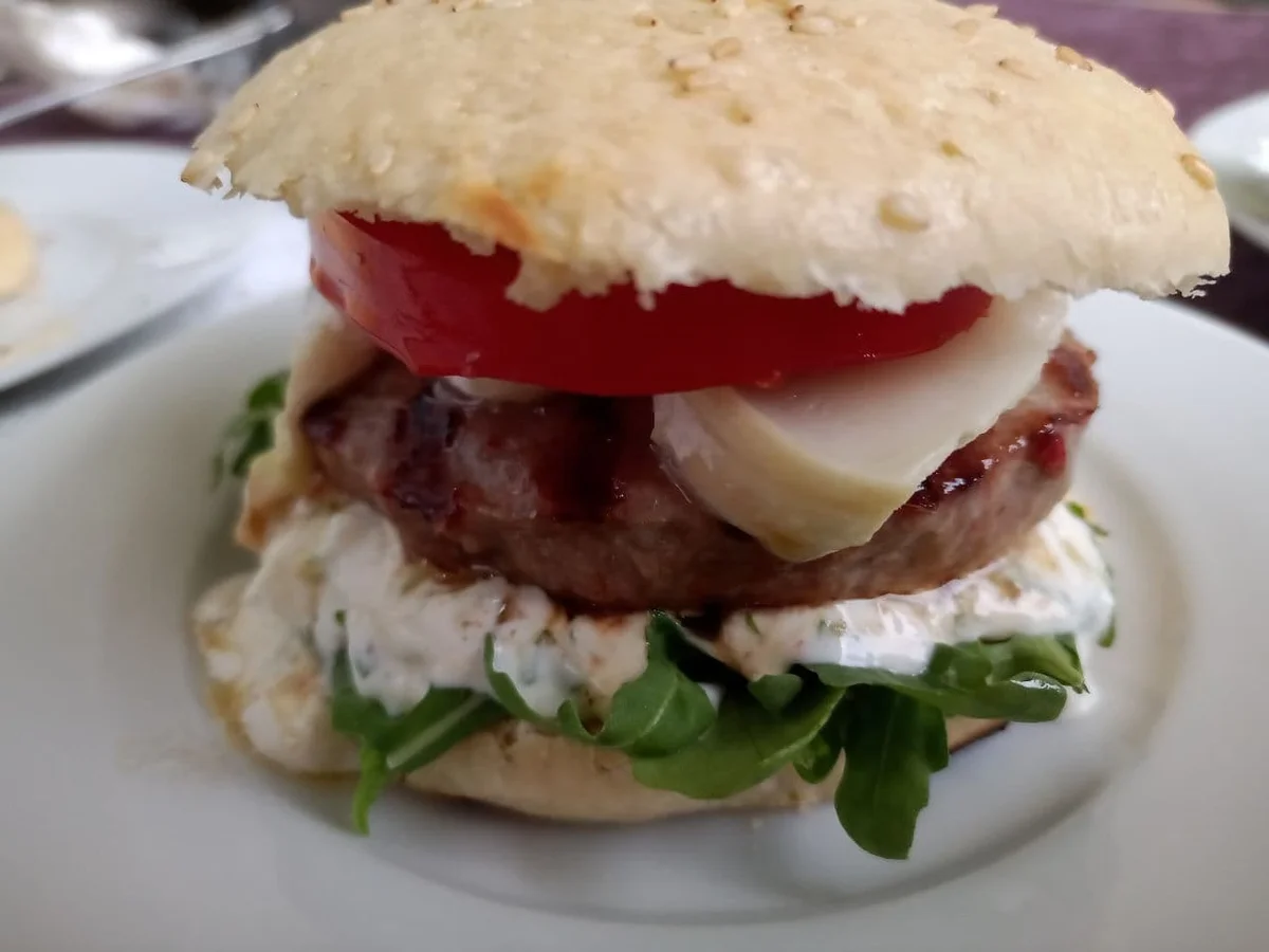 Rezept: Lamm-Ziegenkäse-Burger Bild Nr. 2 Lamm-Ziegenkäse-Burger - Rezept - Bild Nr. 2