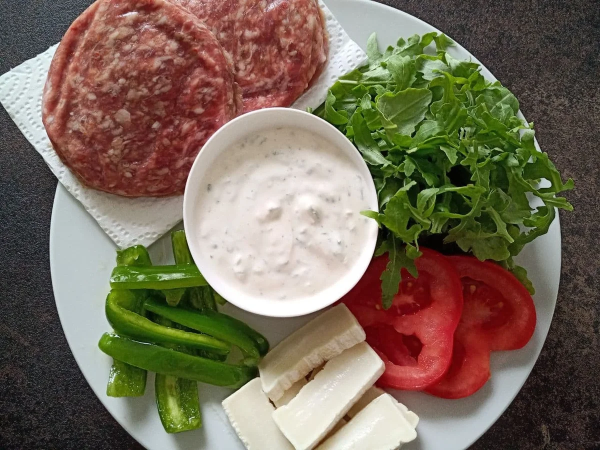 Rezept: Lamm-Ziegenkäse-Burger Bild Nr. 4 Lamm-Ziegenkäse-Burger - Rezept - Bild Nr. 4