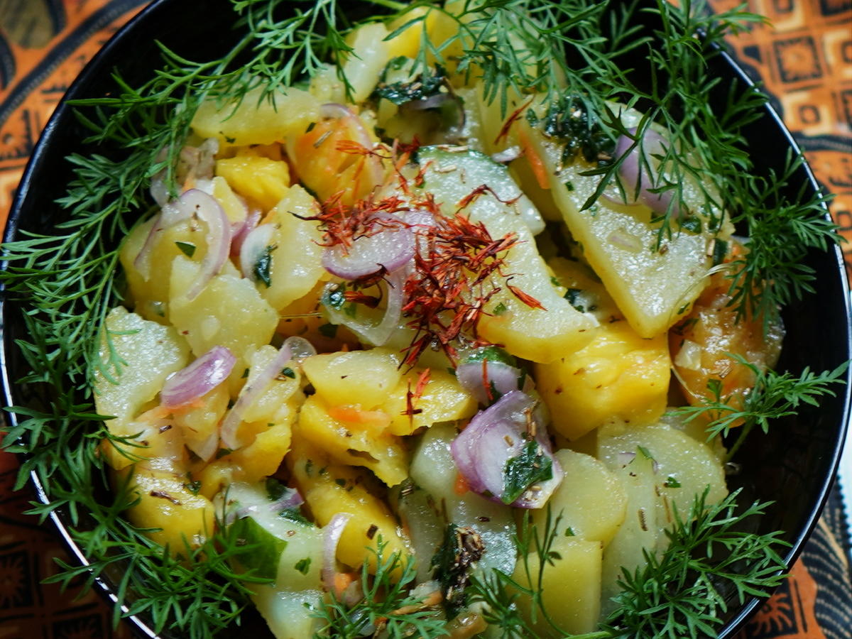 Exotische Kartoffelsalat mit Ananas - Selada Kentang dan Nanas - Rezept ...