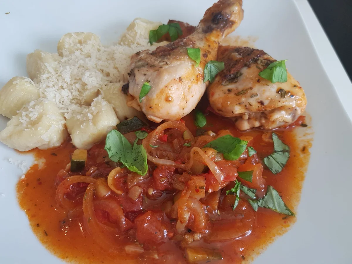 Hähnchenunterschenkel "mediterran" mit Gnocchi und Parmesan - Rezept - Bild Nr. 14334