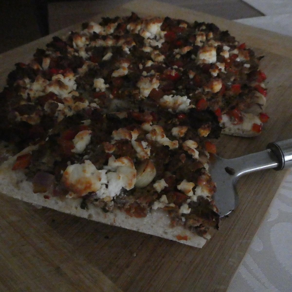 Hackfleisch-Pizza mit Paprika und Tomaten - Rezept - Bild Nr. 14307