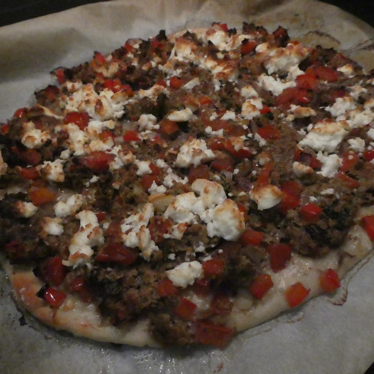 Hackfleisch-Pizza mit Paprika und Tomaten - Rezept - Bild Nr. 14318