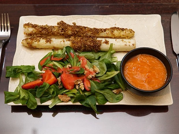 Spargel / Sesam / Papaya / Erdbeere / Feldsalat - Rezept - Bild Nr. 14309