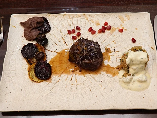 Kalbsbäckchen / Gemüse / Avocado / Kirsche / Kreuzkümmel / Bulgur - Rezept - Bild Nr. 14310