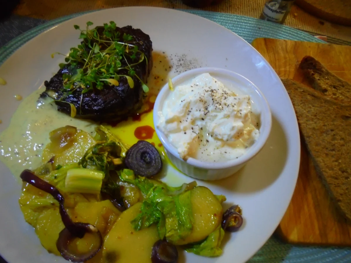 Rindergrillsteak mit Kresse und Bratkartoffeln - Rezept - Bild Nr. 14311