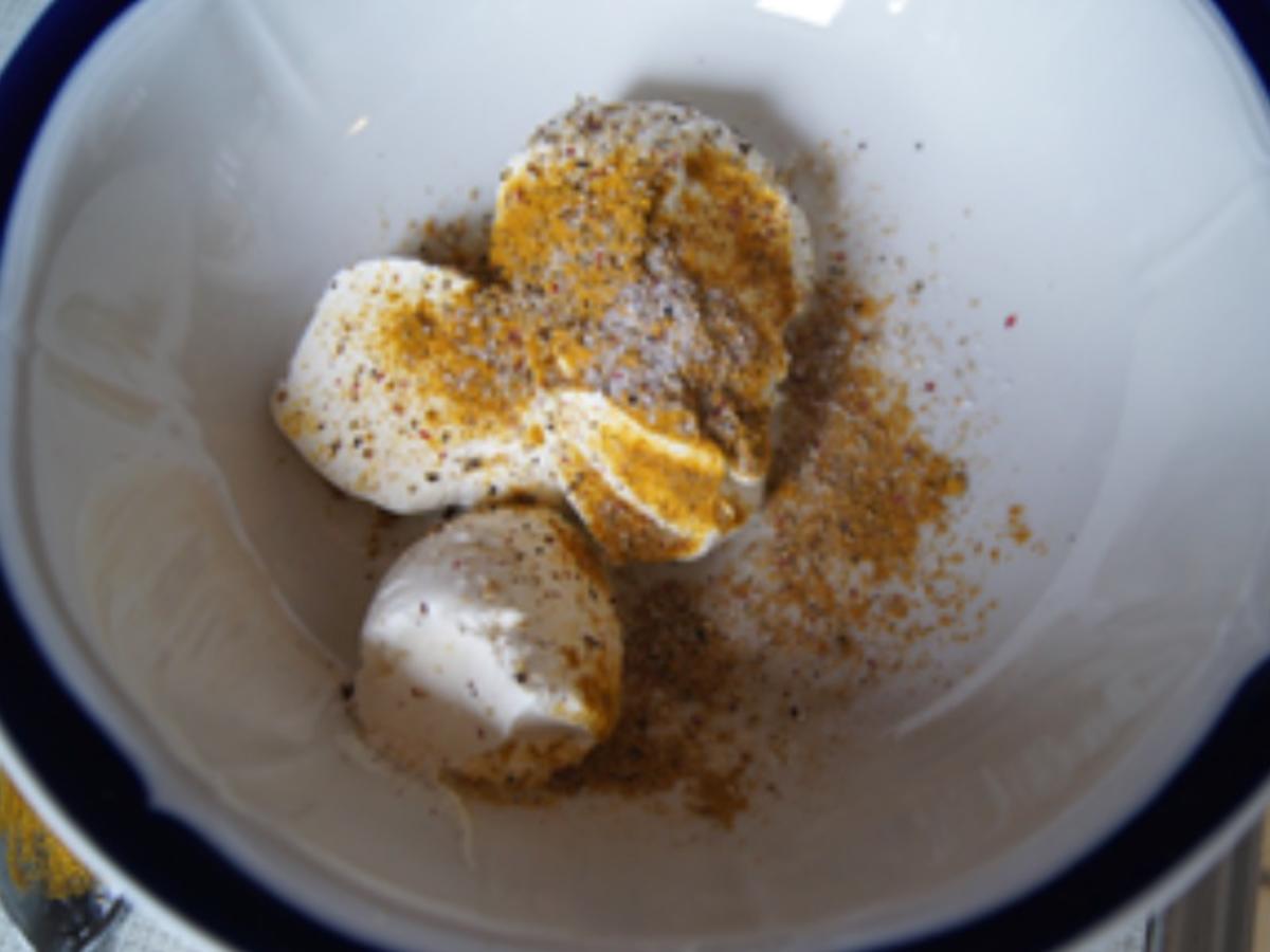 Gebackener Blumenkohl im Wok mit Schmand Curry Dip - schnell & einfach ... Gebackener Blumenkohl im Wok mit Schmand Curry Dip - schnell & einfach ...