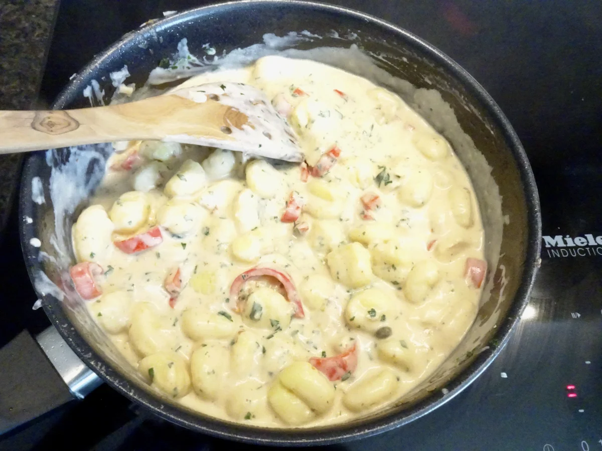 Rezept: cremige Gnocchi Pfanne mit Hühnerfiletstücken Bild Nr. 3 cremige Gnocchi Pfanne mit Hühnerfiletstücken - Rezept - Bild Nr. 3