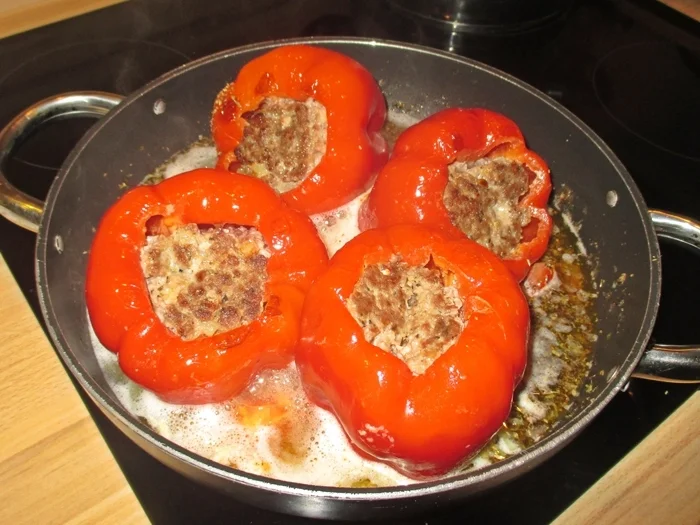Mutti's gefüllte Paprikaschoten - Rezept - Bild Nr. 14314