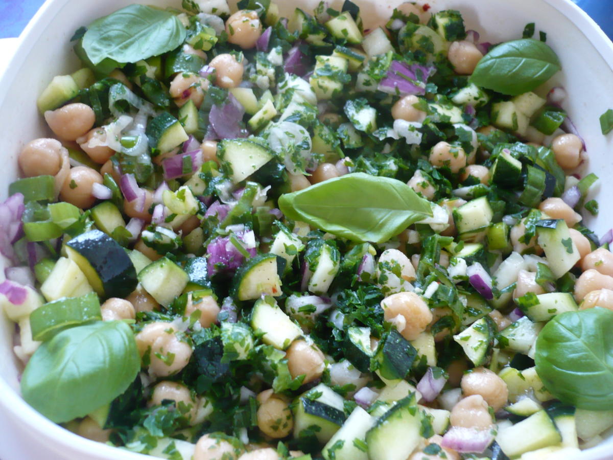 Zucchini - Salat mit Kichererbsen - Rezept - Bild Nr. 14319